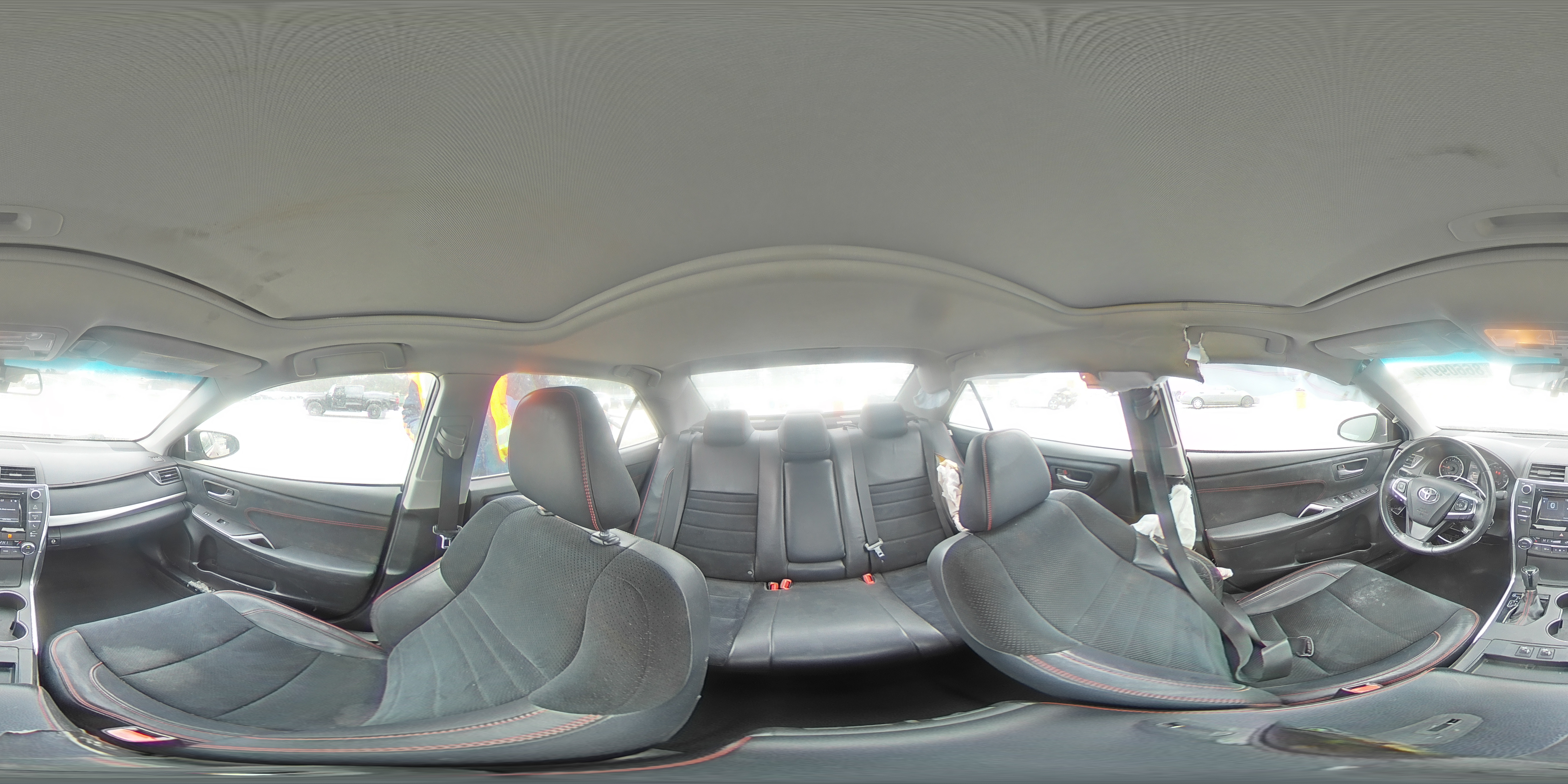 2015 Toyota Camry - Image 13