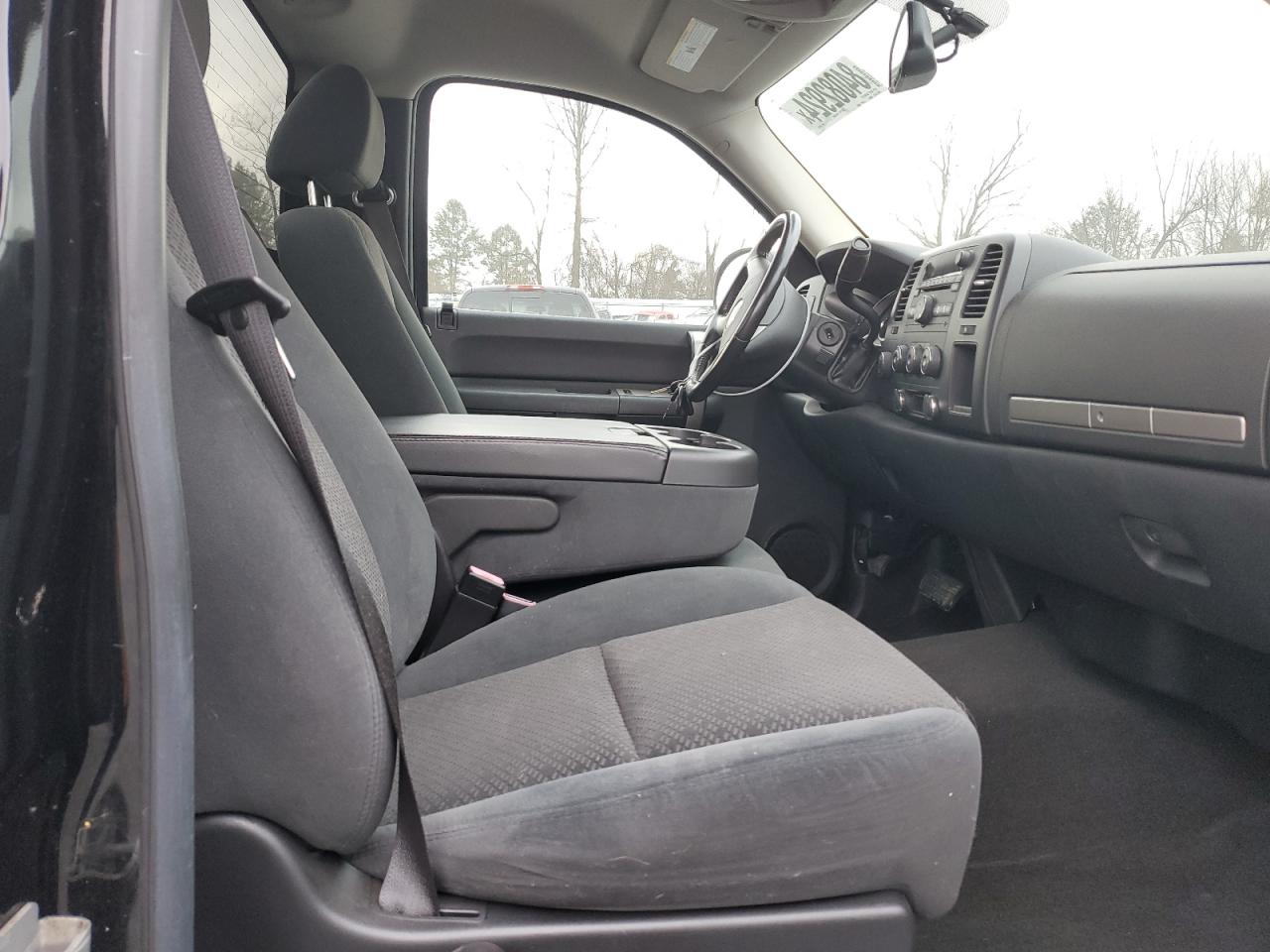2007 Chevrolet Silverado - Image 10