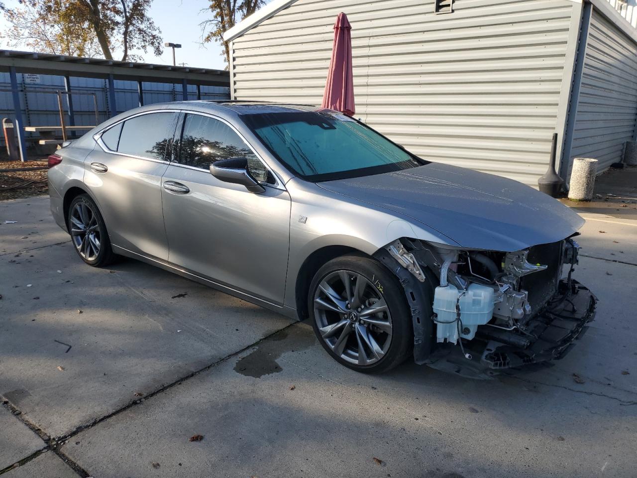 2019 Lexus ES - Image 4