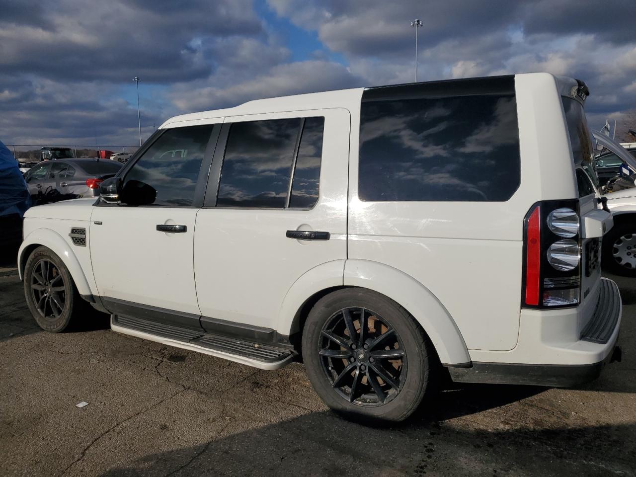 2014 Land Rover LR4 - Image 2