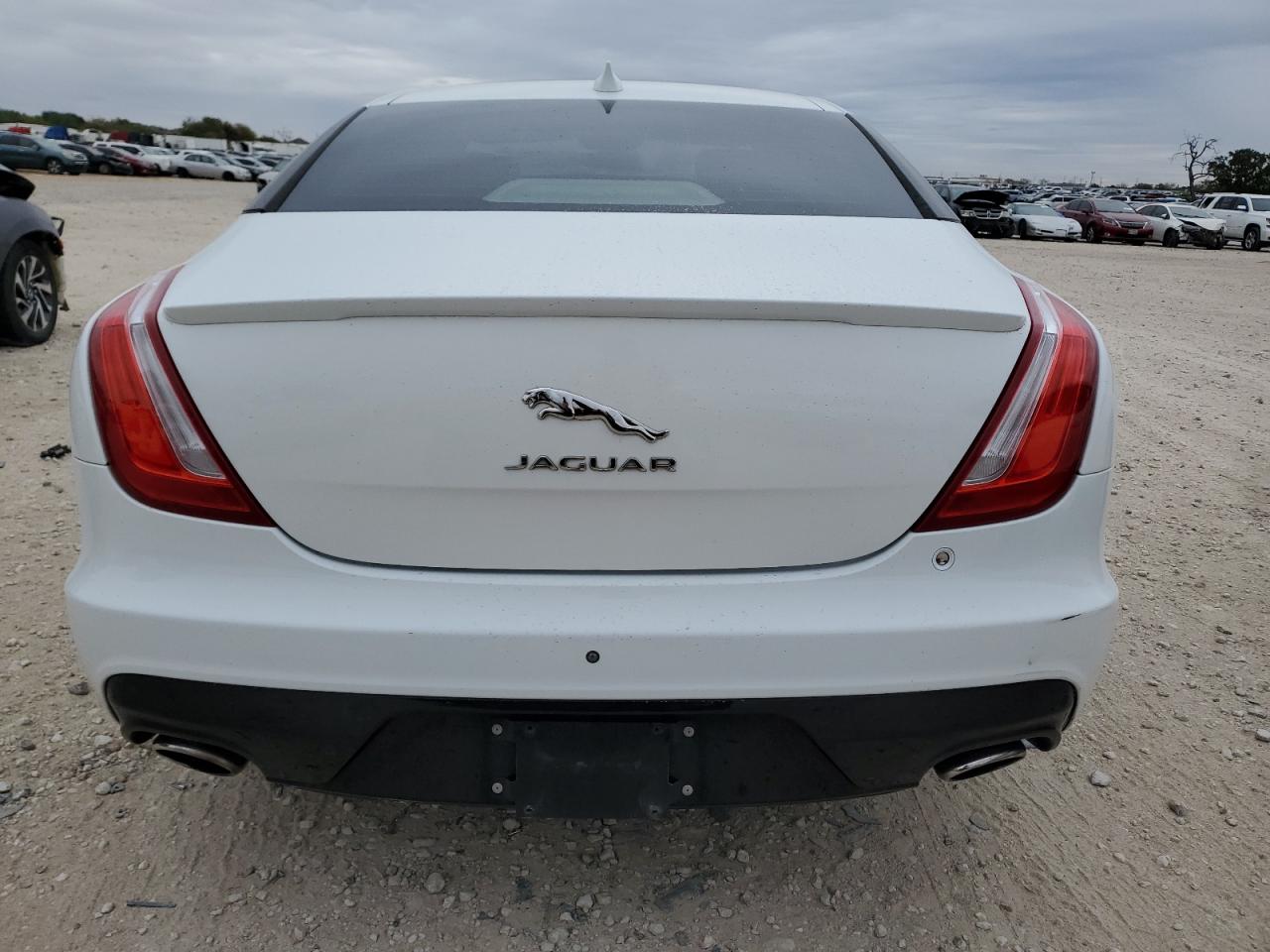 2019 Jaguar XJ - Image 6