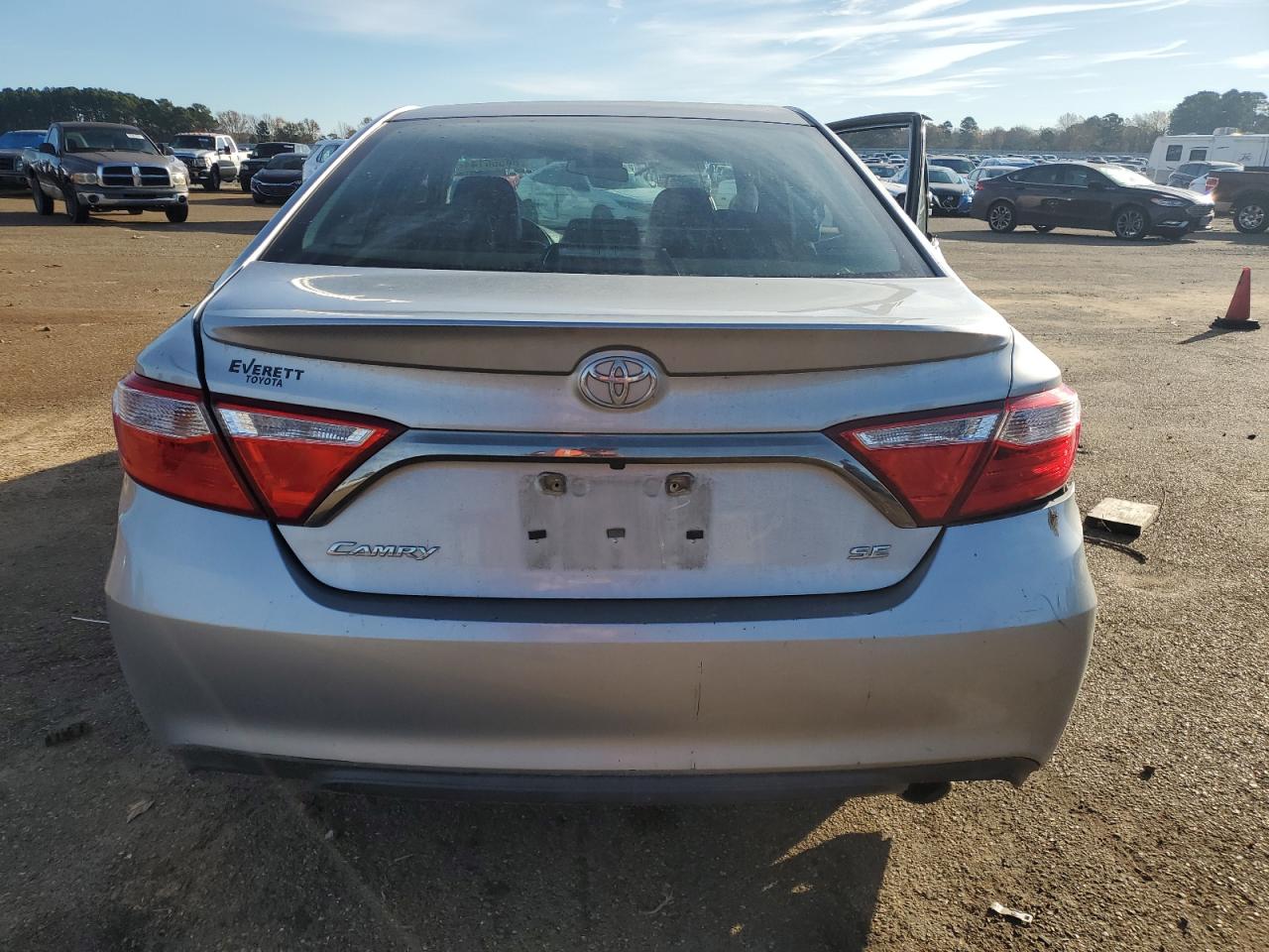 VIN 4T1BF1FKXHU343002 2017 TOYOTA CAMRY no.6