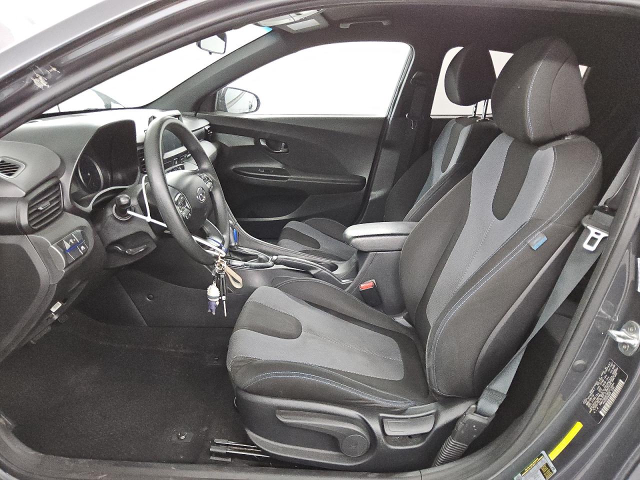 2019 Hyundai Veloster Base VIN: KMHTG6AF9KU019944 Lot: 83587624
