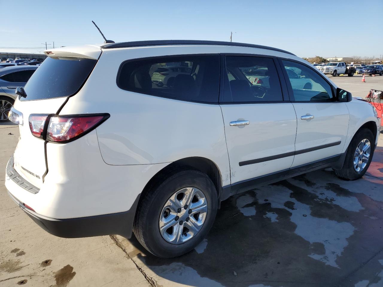 VIN 1GNKRFKDXFJ241043 2015 CHEVROLET TRAVERSE no.3