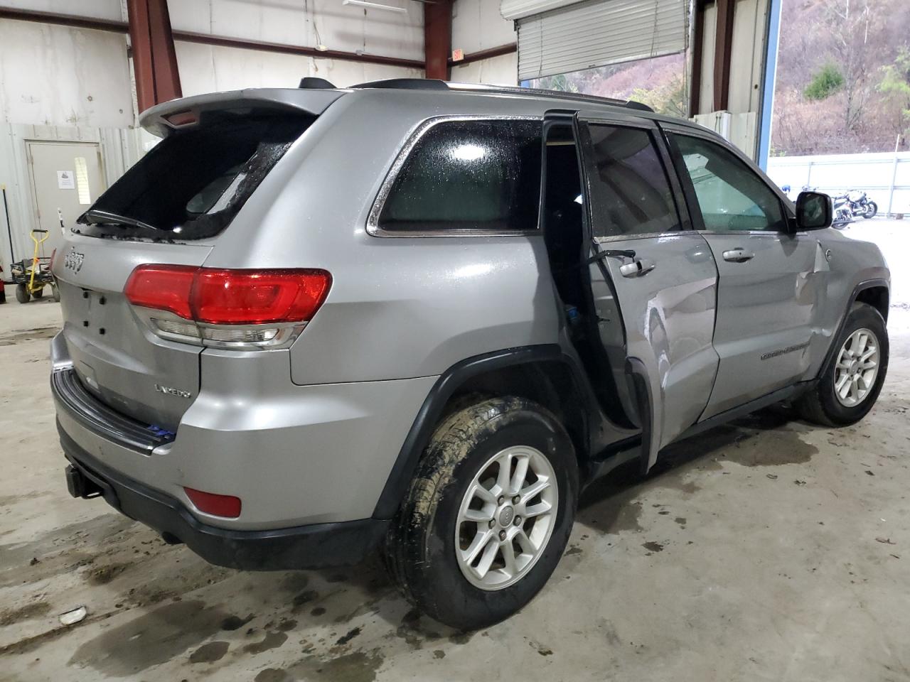 2018 Jeep Grand Cherokee - Image 3