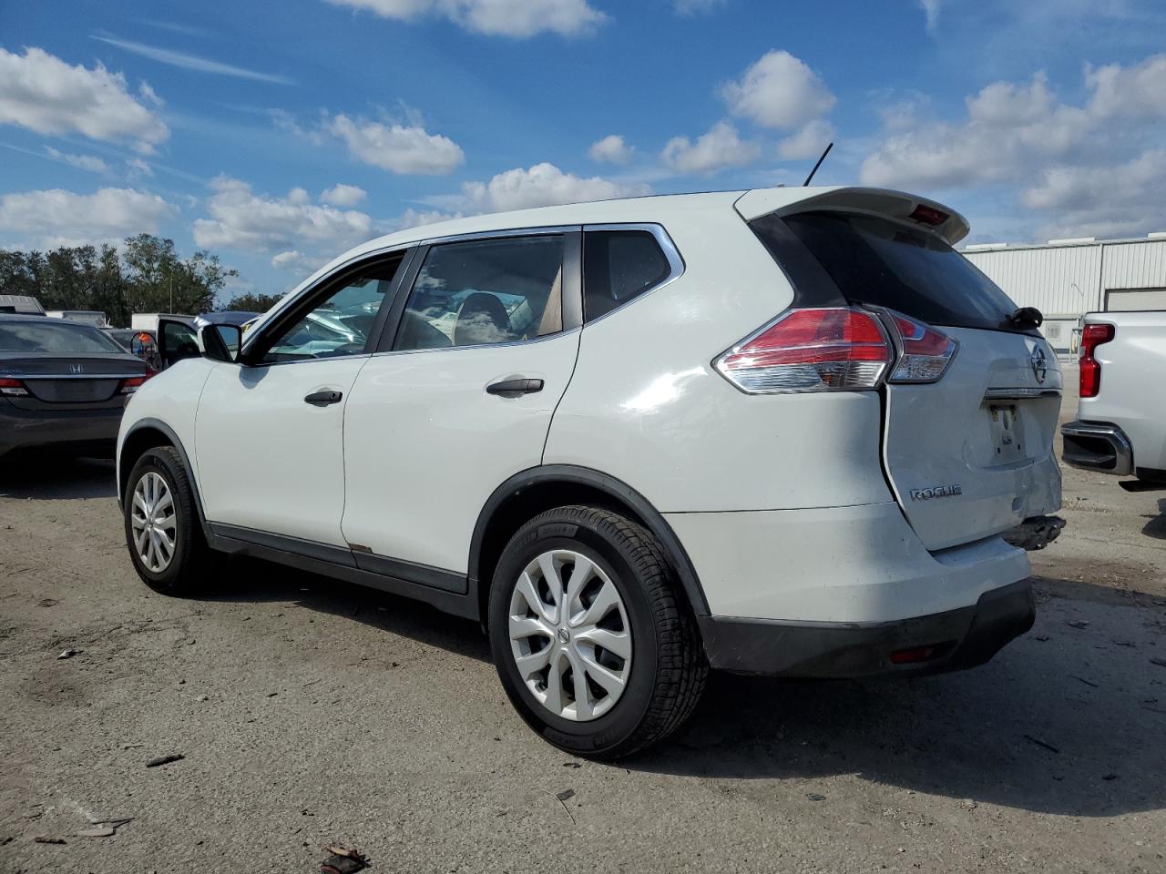 VIN KNMAT2MT7GP680444 2016 NISSAN ROGUE no.2