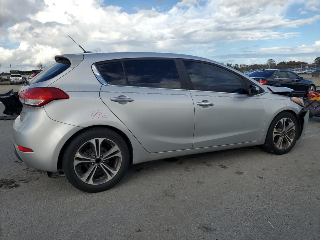 VIN KNAFX5A87G5505602 2016 KIA FORTE no.3