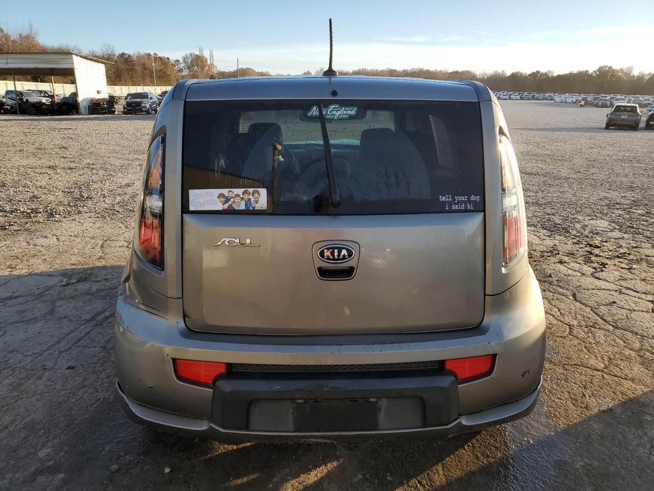 2011 Kia Soul + VIN: KNDJT2A22B7198758 Lot: 84490024