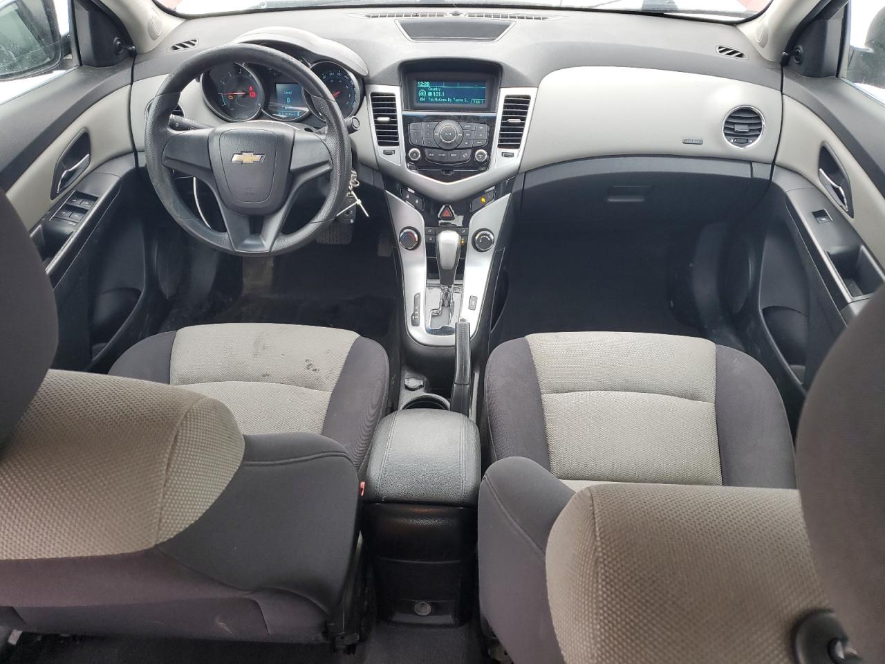 2012 Chevrolet Cruze - Image 8