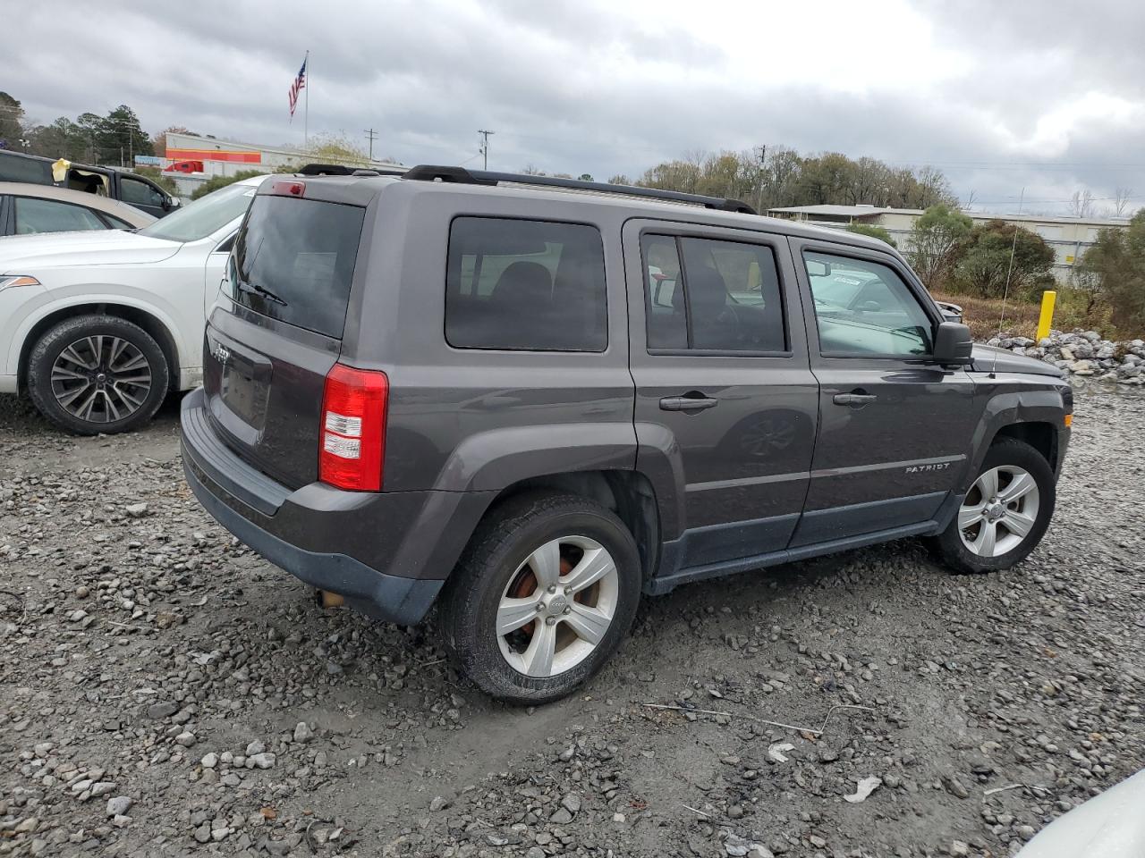 VIN 1C4NJPBB5GD562845 2016 JEEP PATRIOT no.3