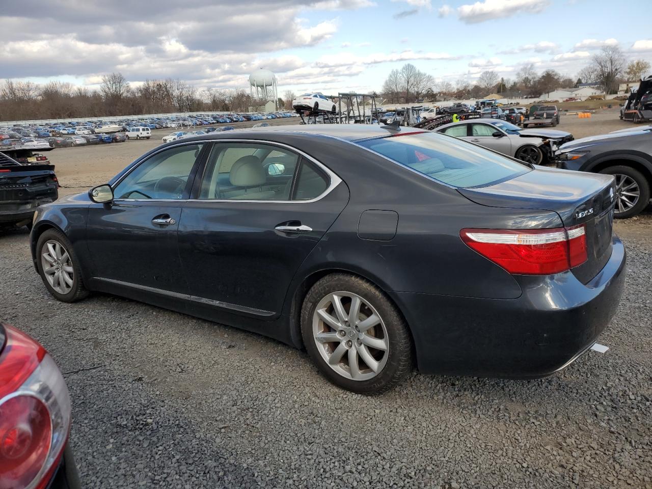 2007 Lexus LS - Image 2