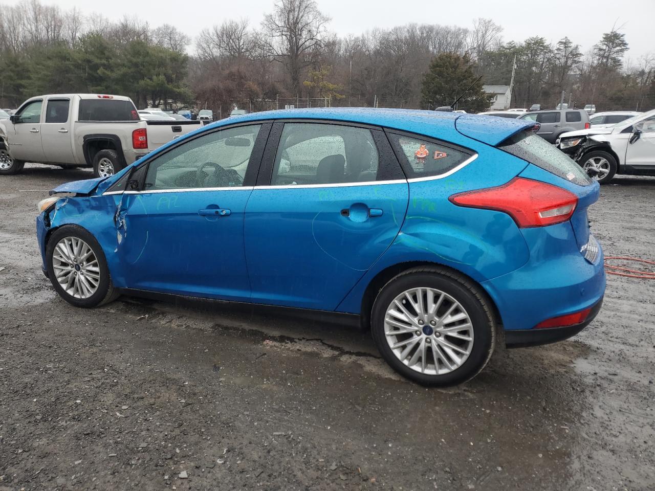 VIN 1FADP3N25FL254017 2015 FORD FOCUS no.2