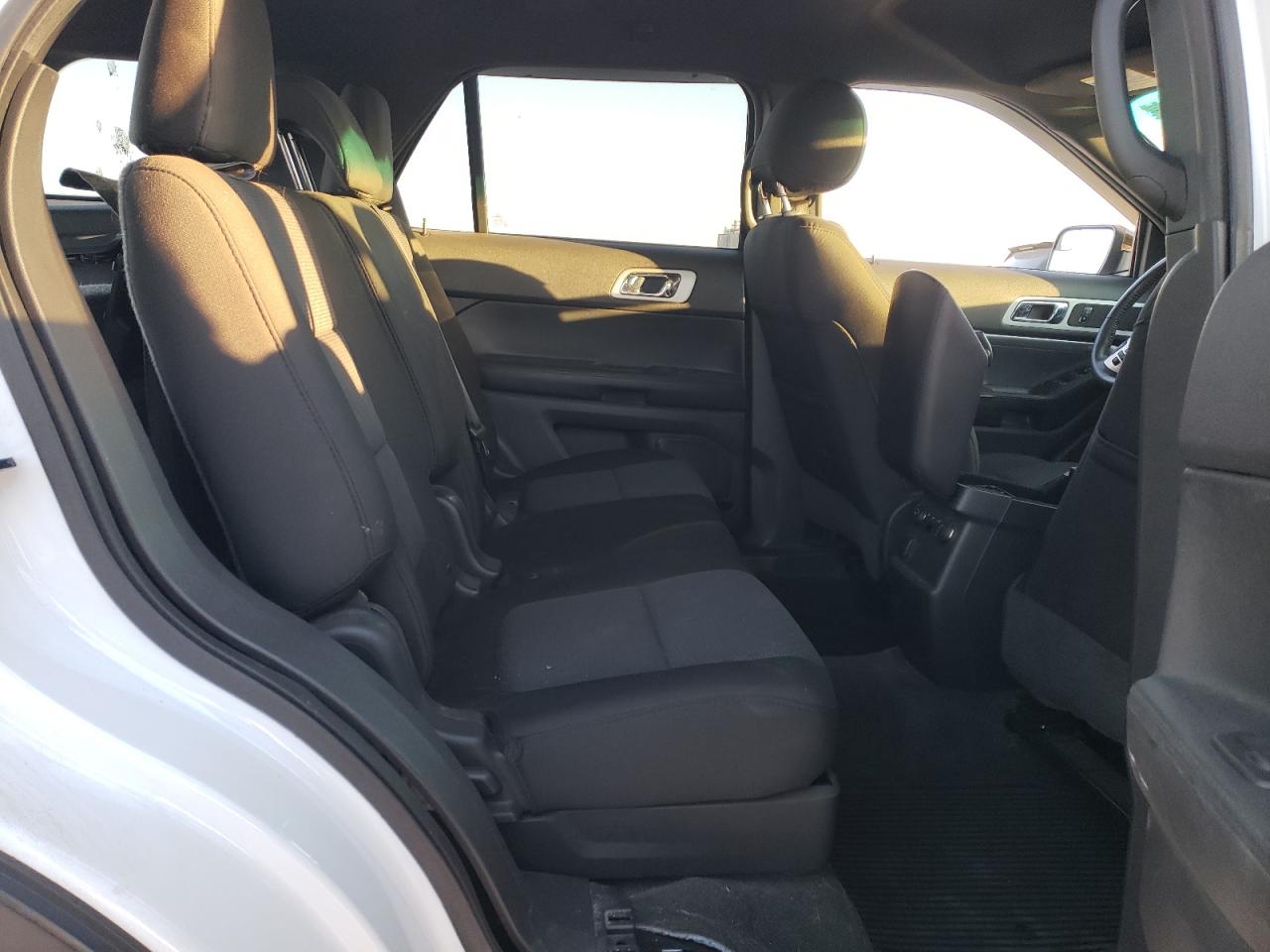 2015 Ford Explorer - Image 11
