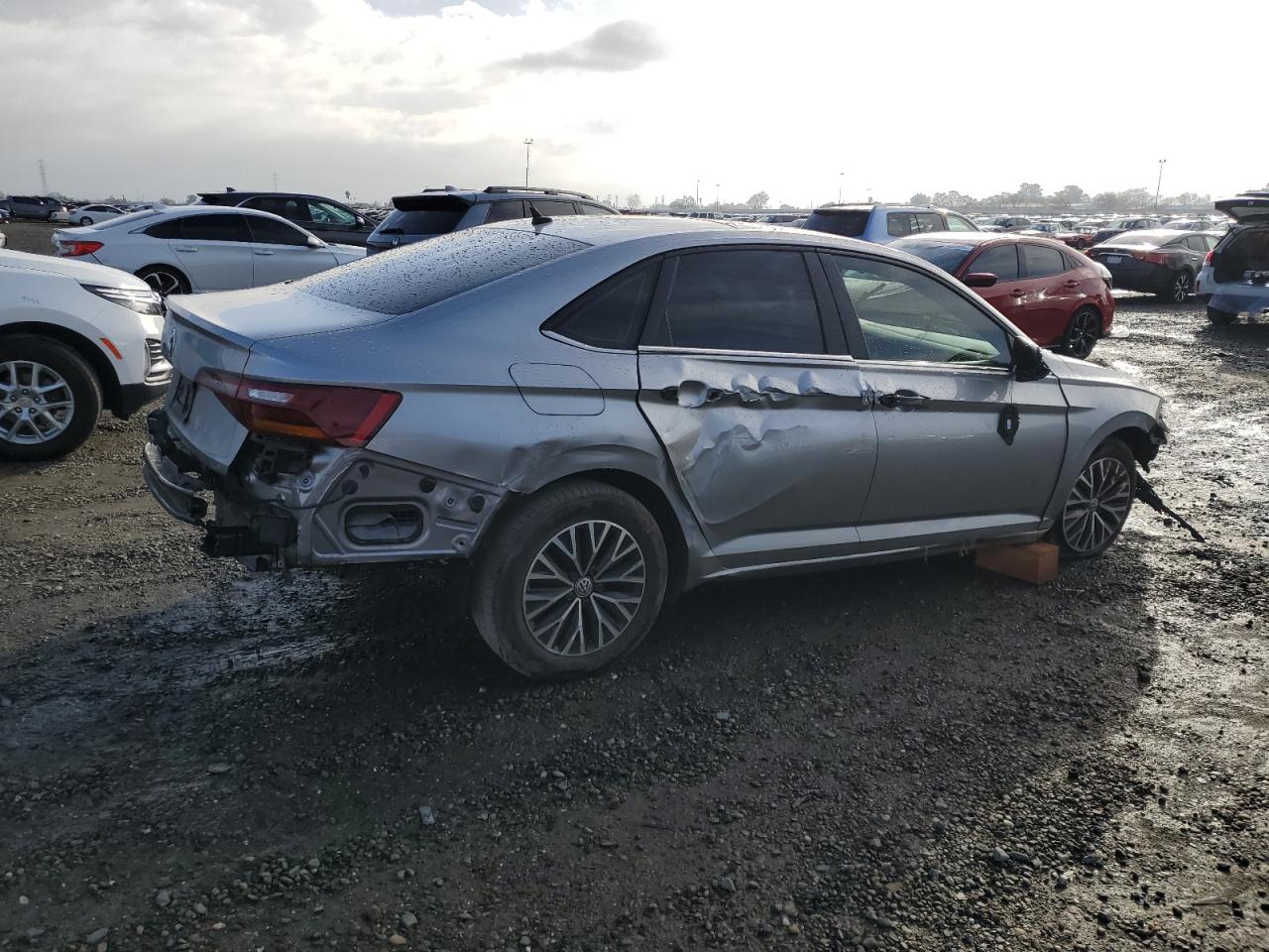 2019 Volkswagen Jetta - Image 3