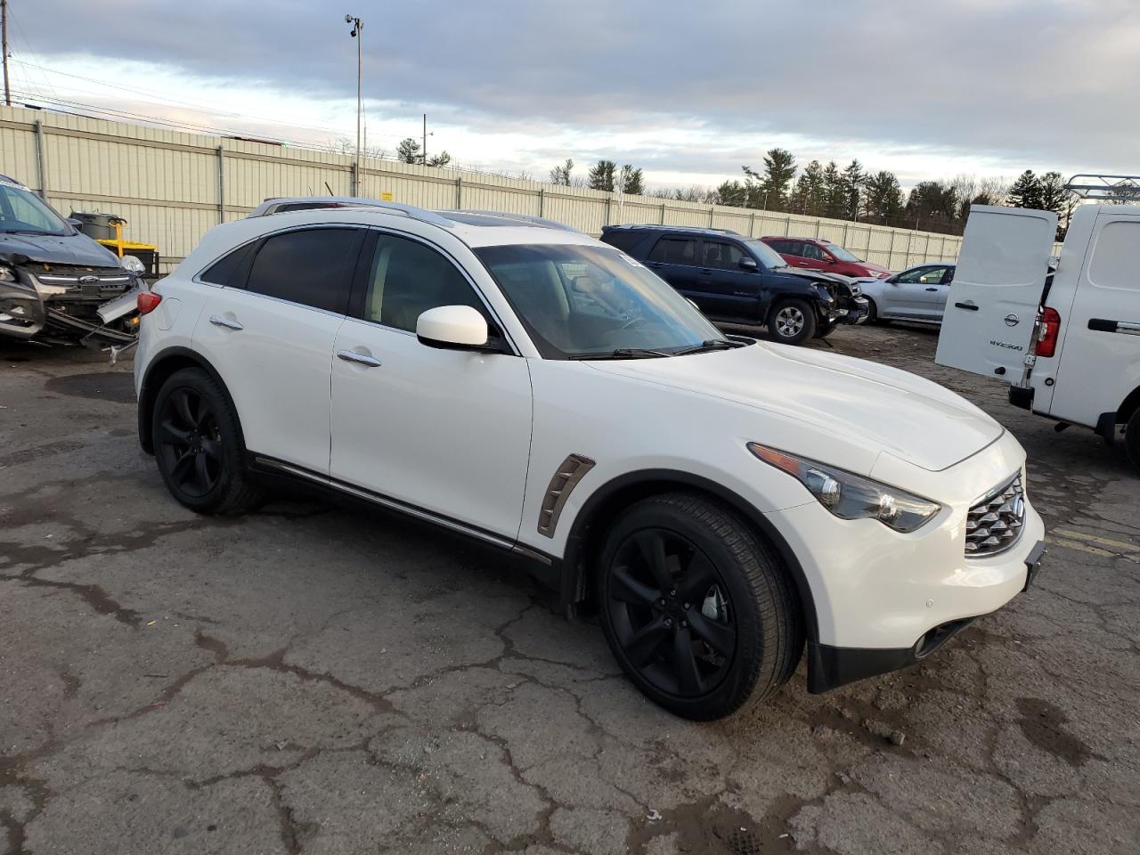 2011 Infiniti FX - Image 4