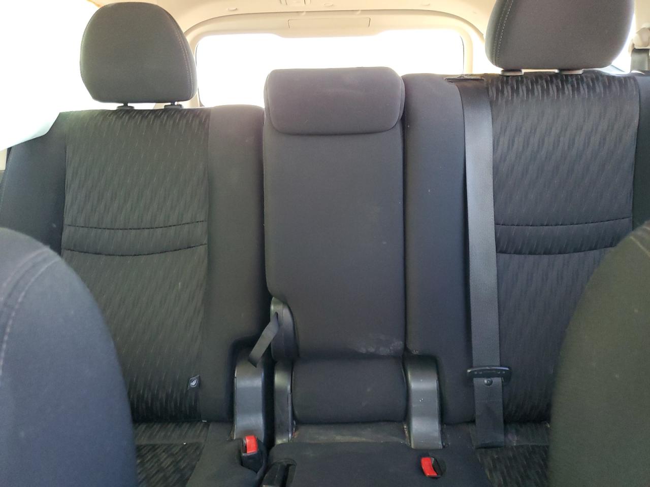 2018 Nissan Rogue - Image 10
