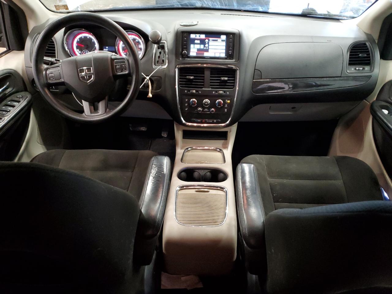 2015 Dodge Caravan - Image 8