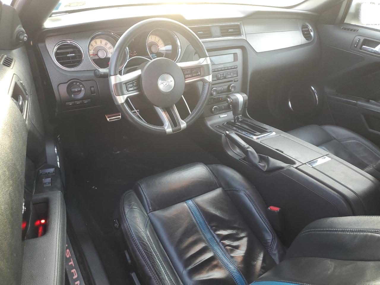 2010 Ford Mustang - Image 8