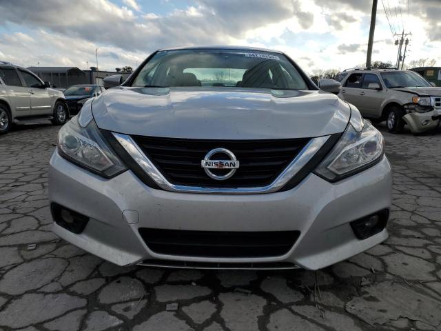  NISSAN ALTIMA 2018 Srebrny