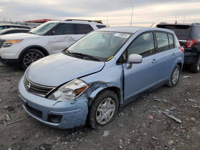 2010 Nissan Versa S zu verkaufen in Cahokia Heights, IL - Front End