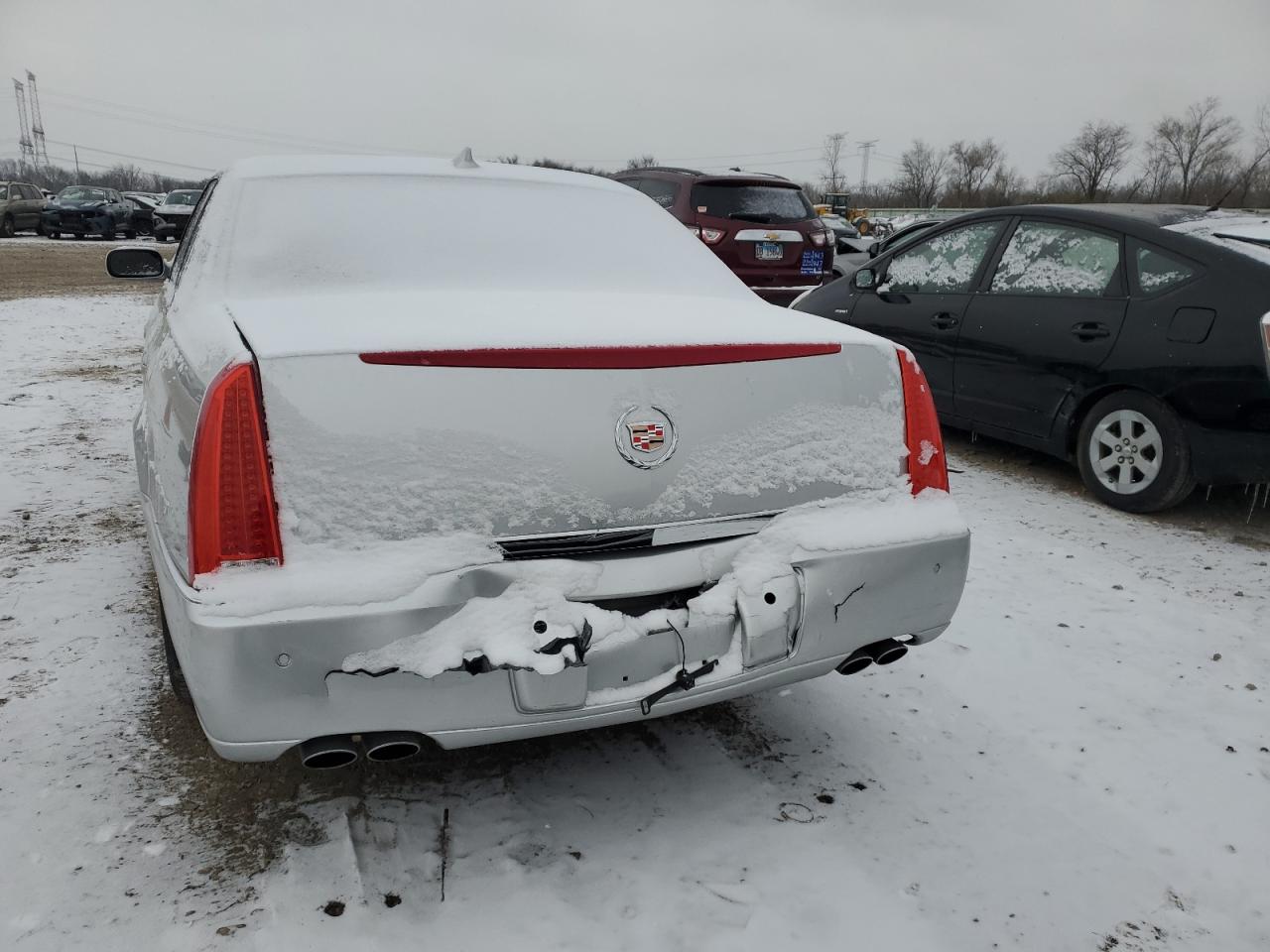 2011 Cadillac DTS - Image 6