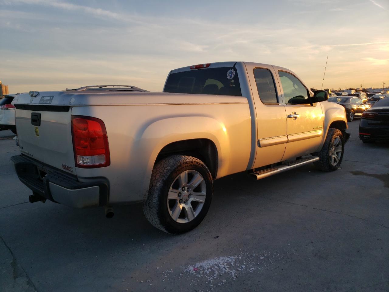 2011 GMC Sierra - Image 3