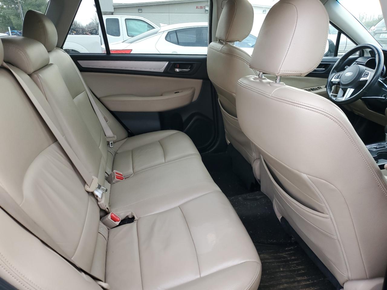 2015 Subaru Outback - Image 11