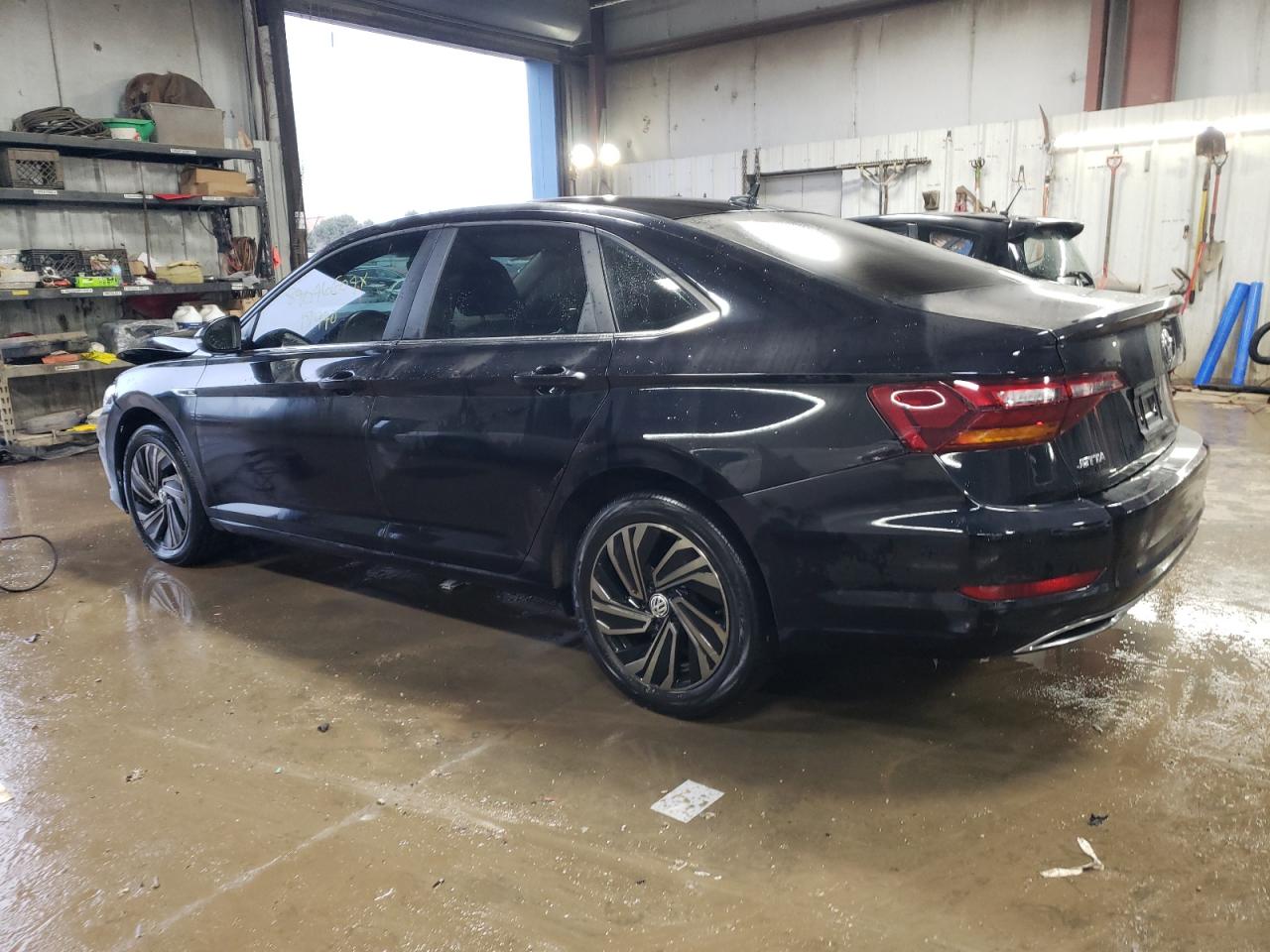 2019 Volkswagen Jetta - Image 2