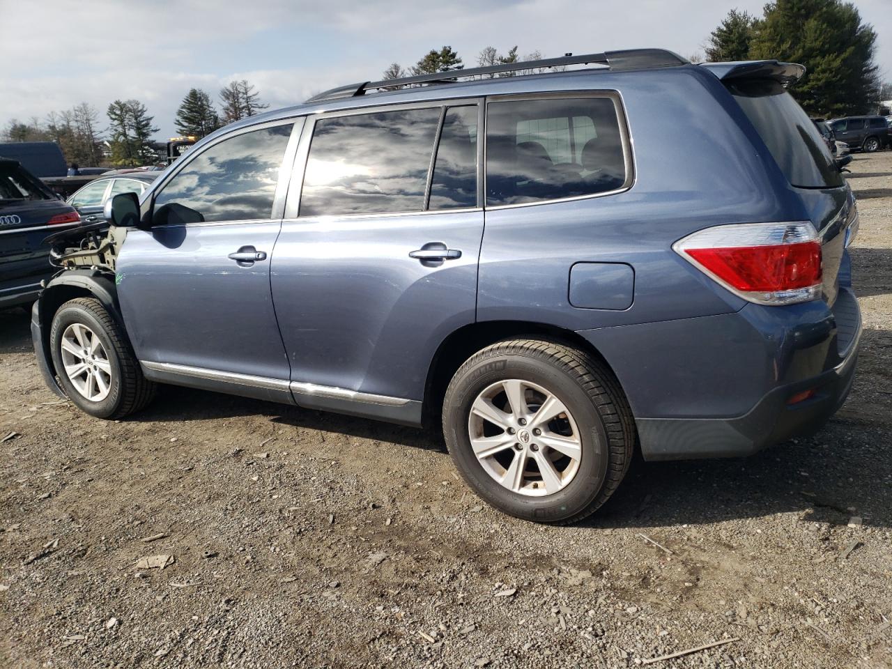 2012 Toyota Highlander - Image 2