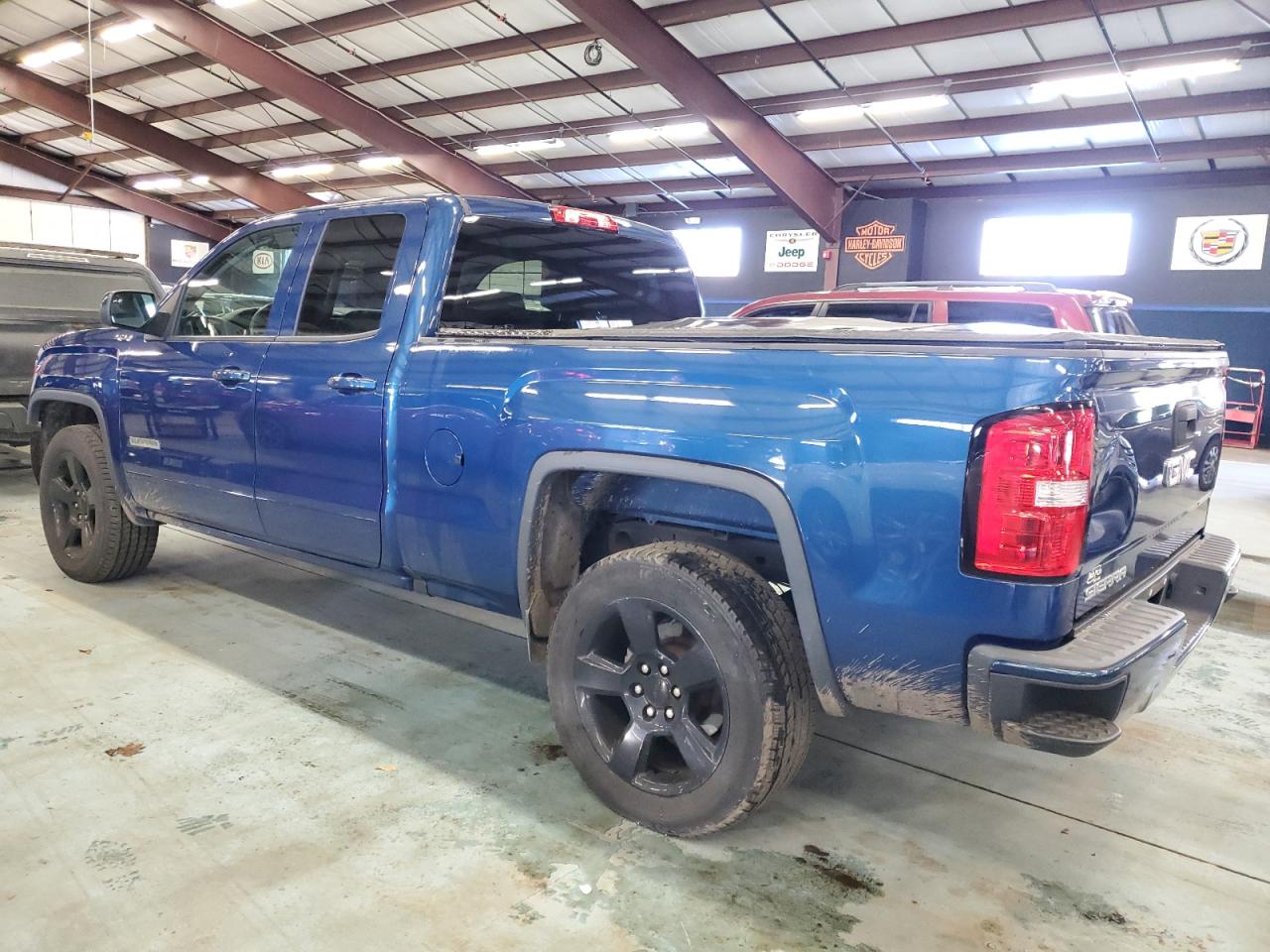 2017 GMC Sierra - Image 2