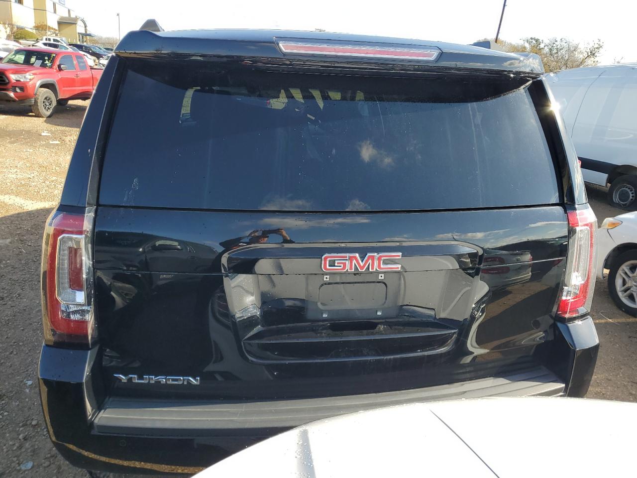 2019 GMC Yukon - Image 6