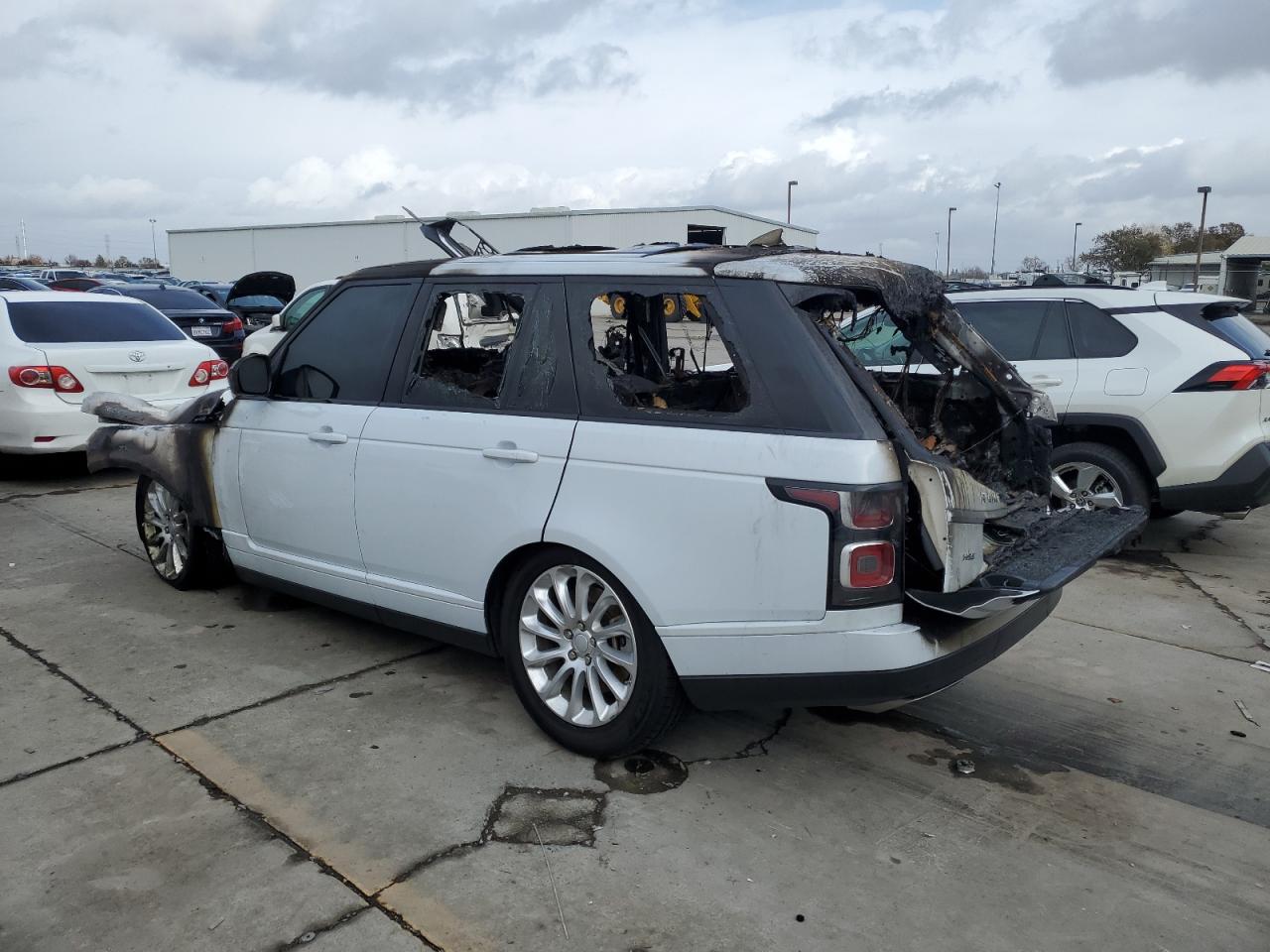 2018 Land Rover Range Rover - Image 2
