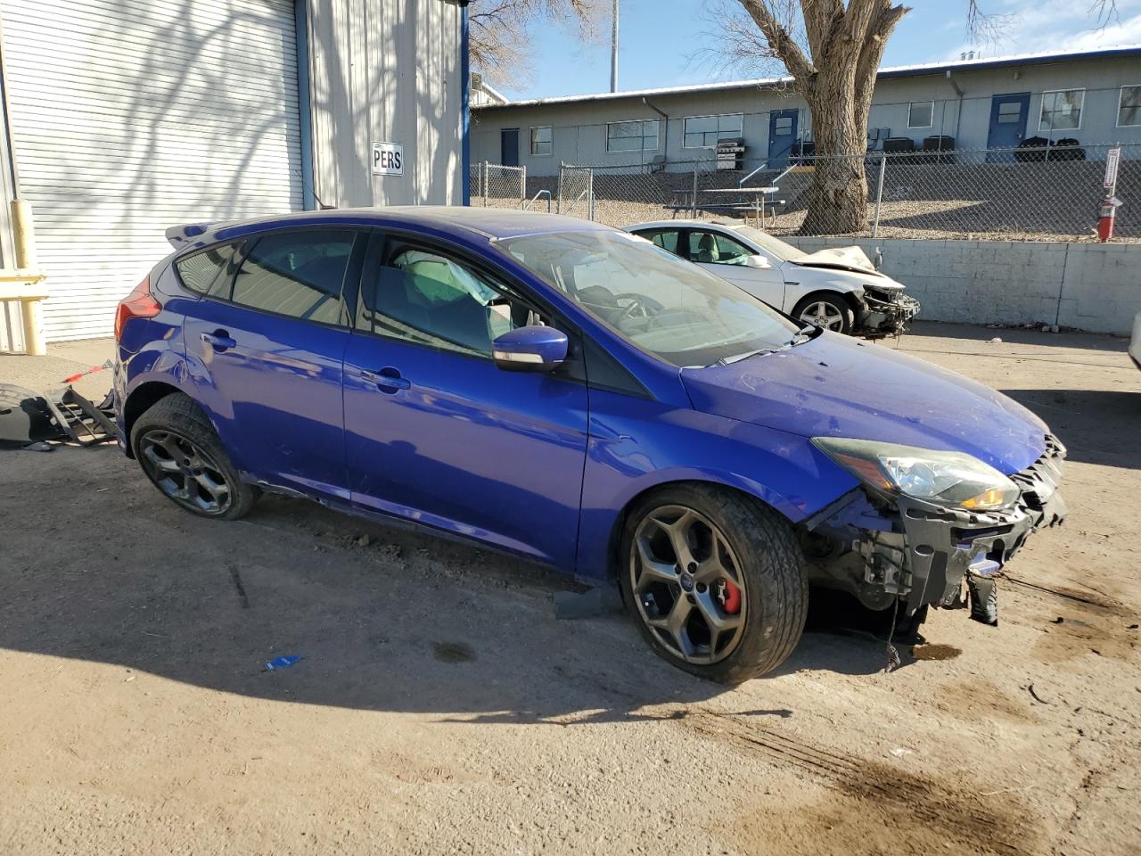 VIN 1FADP3L92EL122413 2014 FORD FOCUS no.4