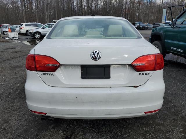 Sedans VOLKSWAGEN JETTA 2013 White