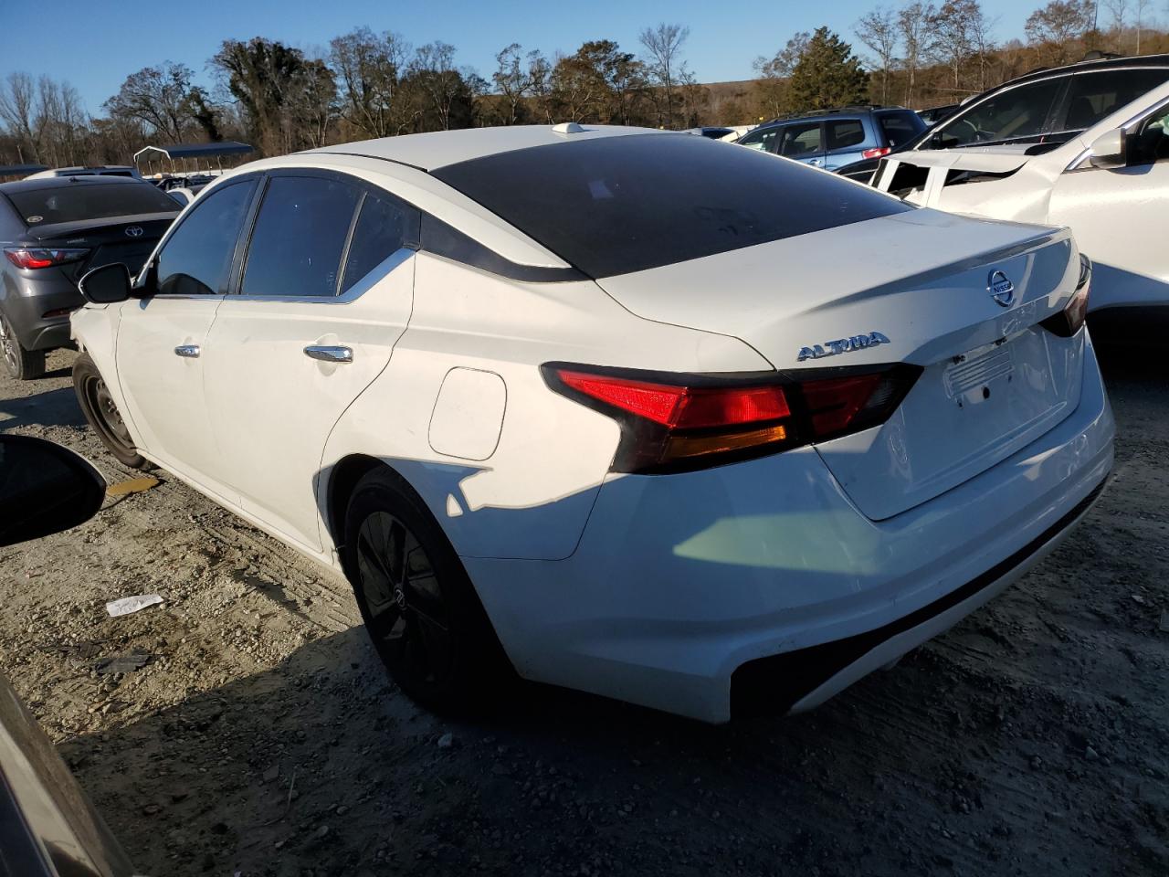 2019 Nissan Altima - Image 2