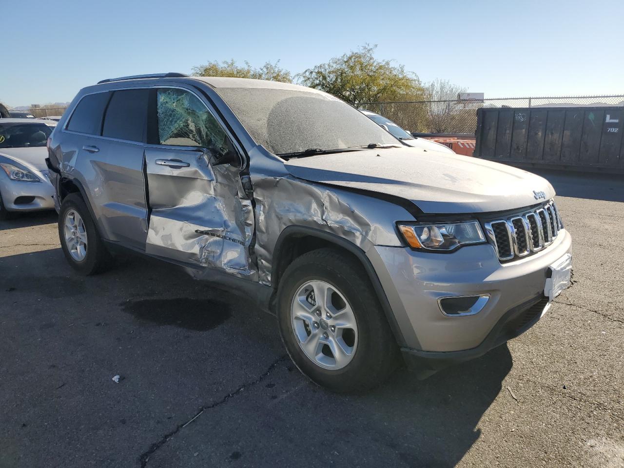 2017 Jeep Grand Cherokee - Image 4