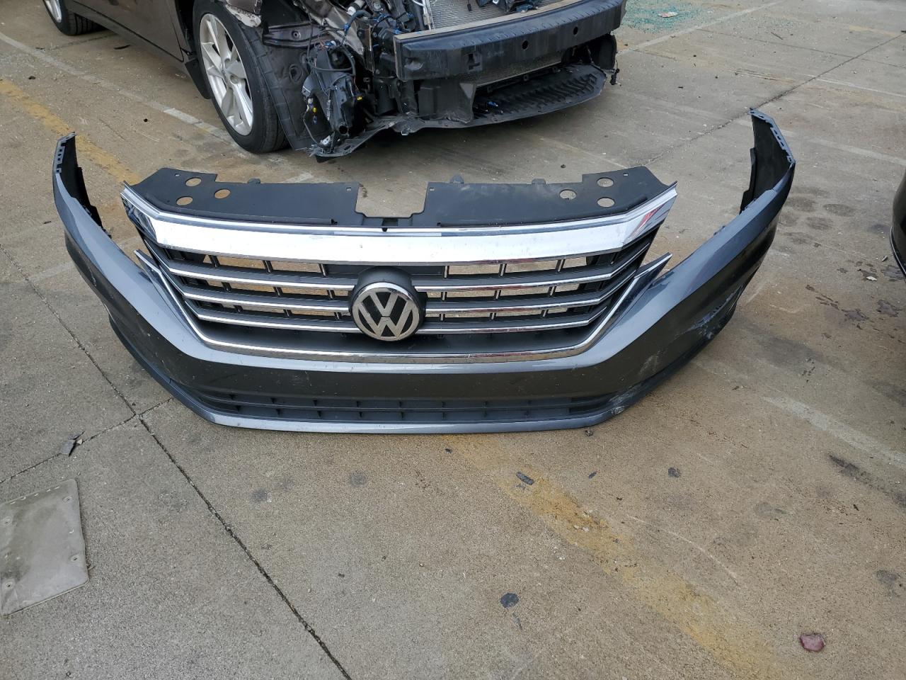 2020 Volkswagen Passat - Image 12