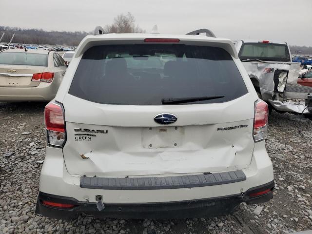  SUBARU FORESTER 2018 Biały