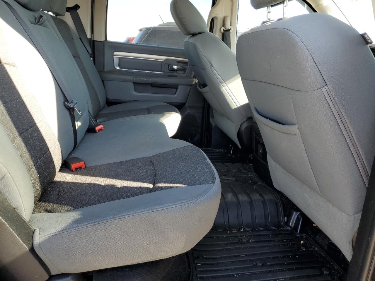 2013 RAM 1500 - Image 10