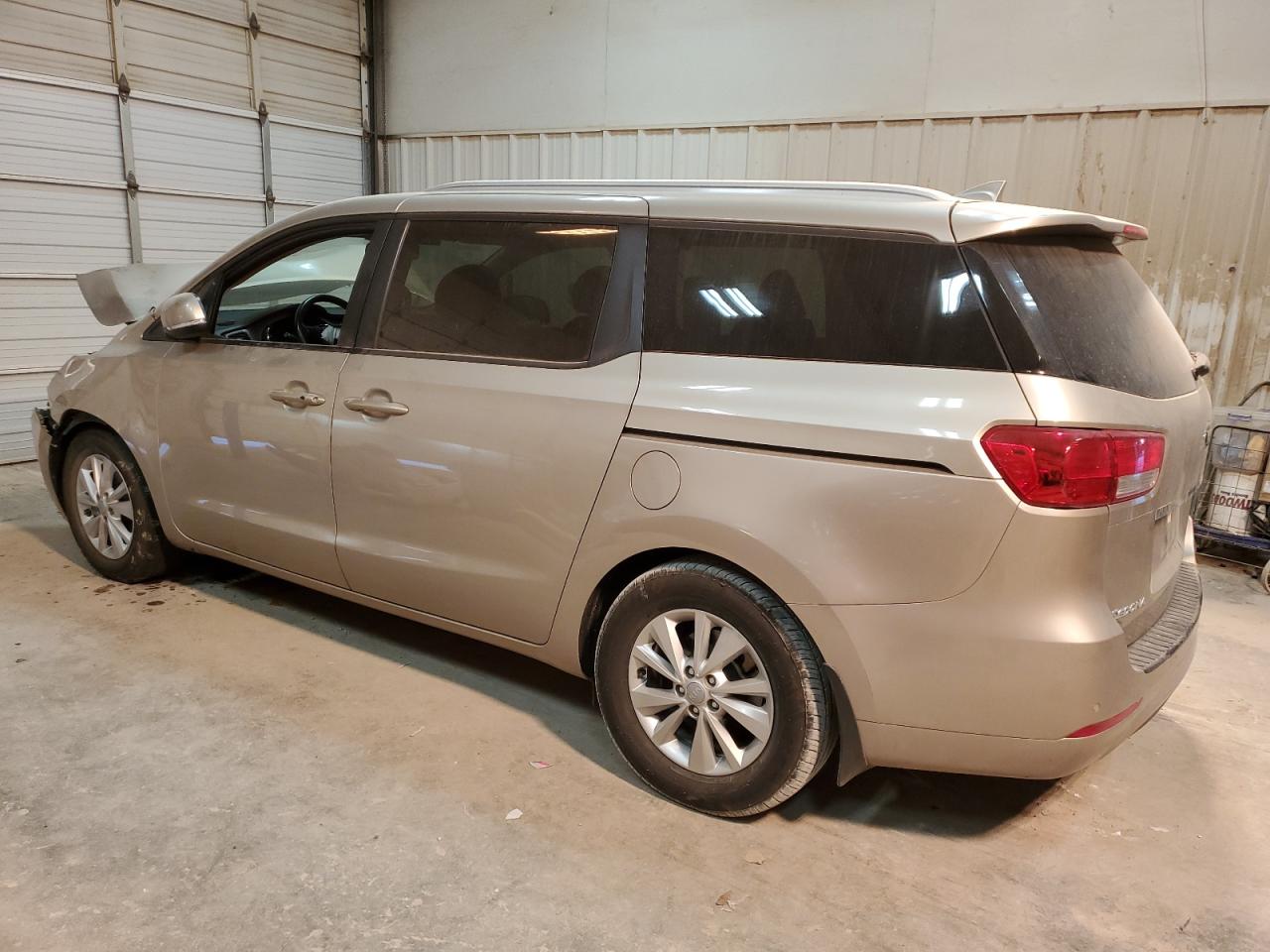 2016 Kia Sedona - Image 2