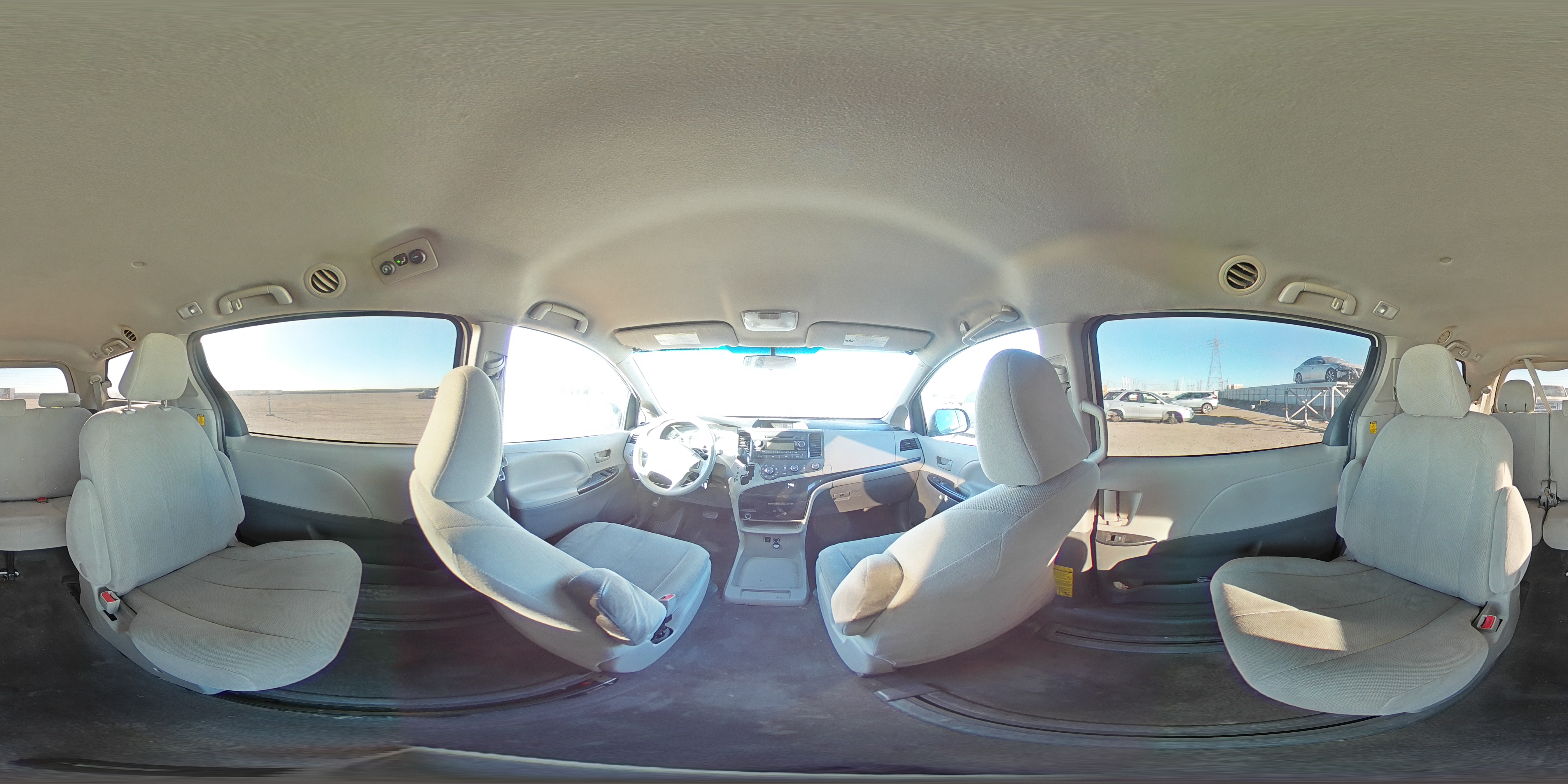 2013 Toyota Sienna - Image 14
