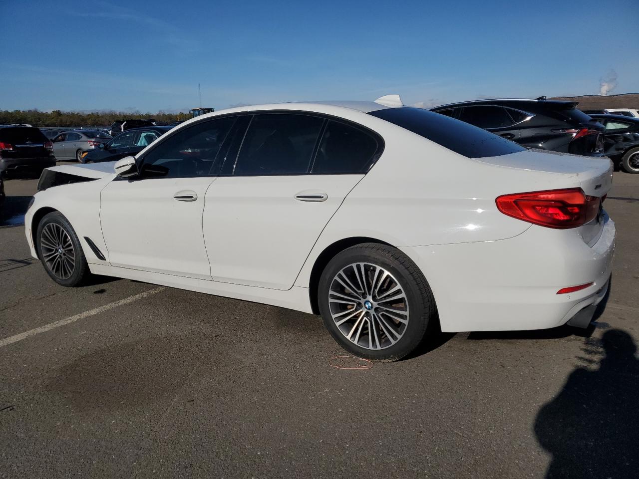 VIN WBAJE7C5XJWD52457 2018 BMW 5 SERIES no.2