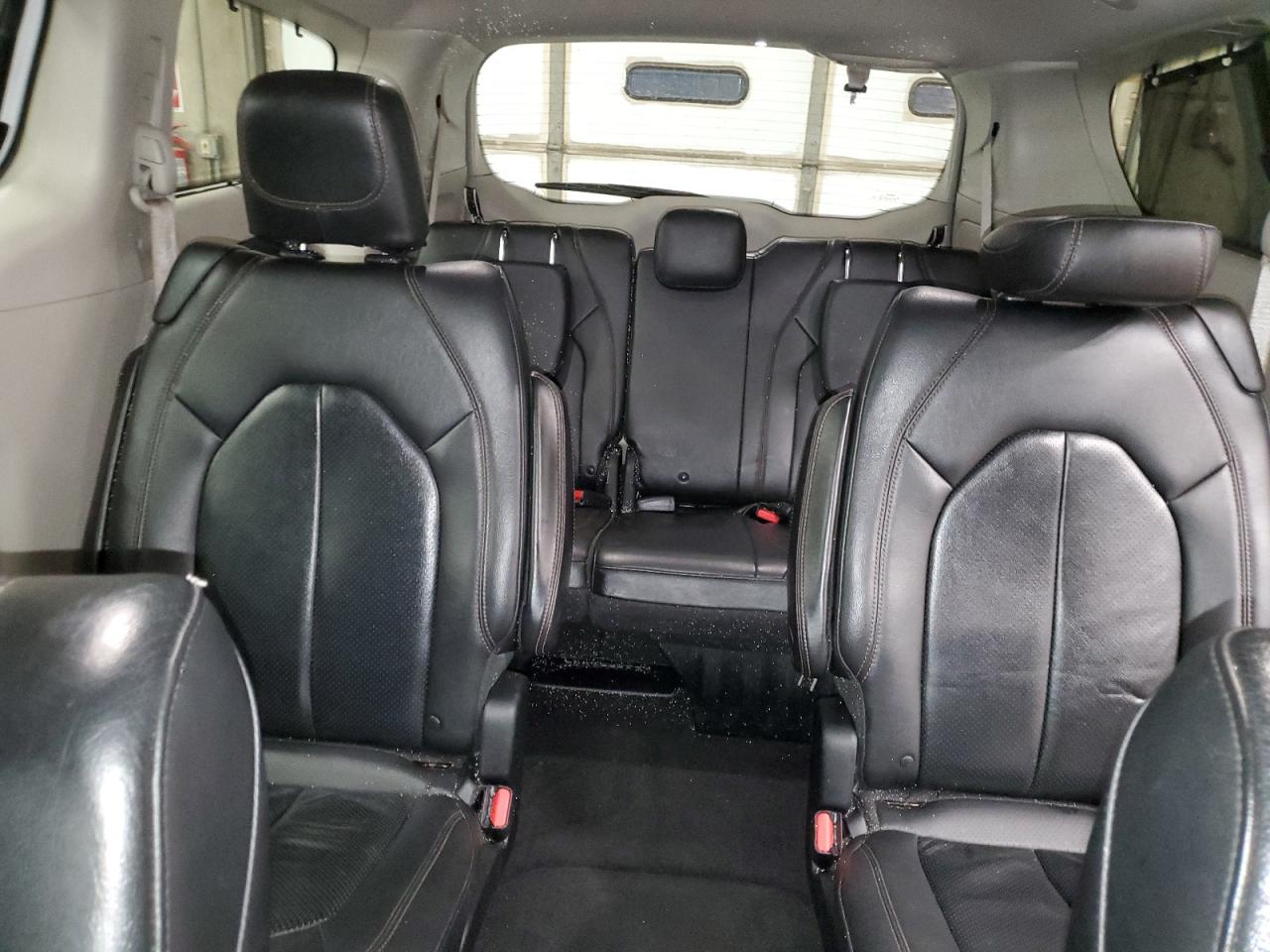 2018 Chrysler Pacifica - Image 10