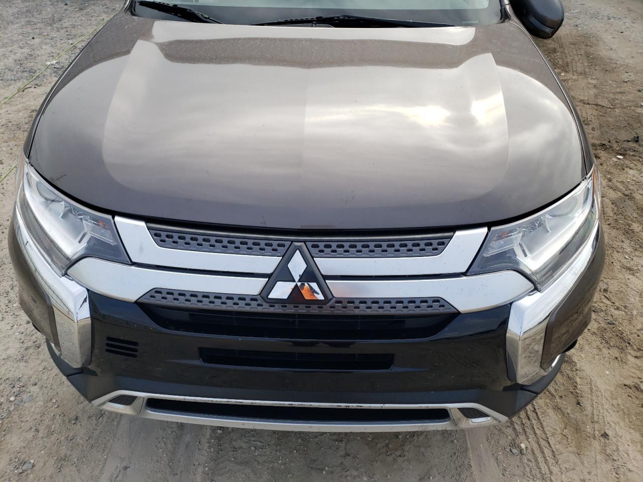 2020 Mitsubishi Outlander - Image 12