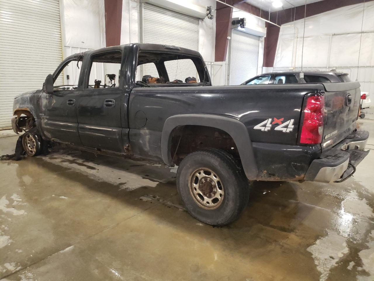 2006 Chevrolet Silverado - Image 2