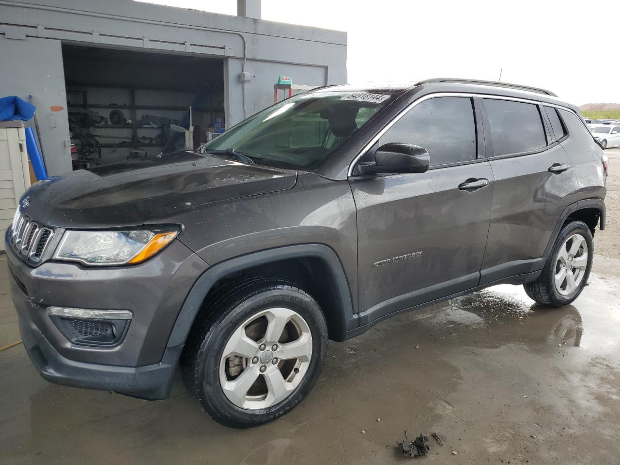 VIN 3C4NJDBB1JT418855 2018 JEEP COMPASS no.1