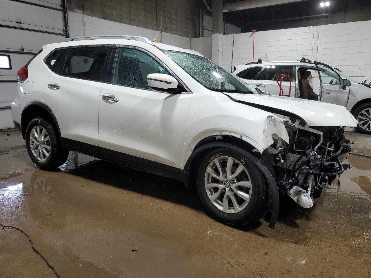 2017 Nissan Rogue - Image 4