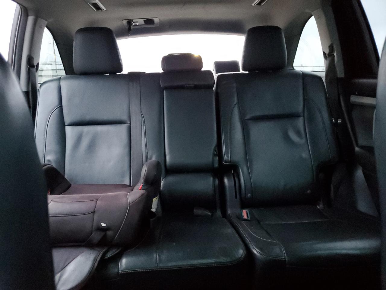 2014 Toyota Highlander - Image 10