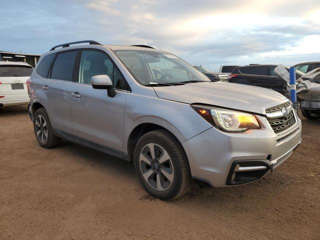  SUBARU FORESTER 2017 Srebrny