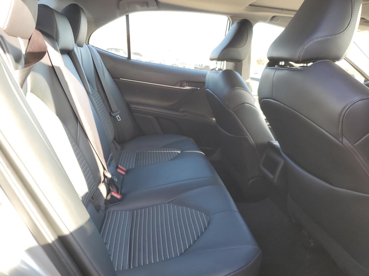 2022 Toyota Camry - Image 10